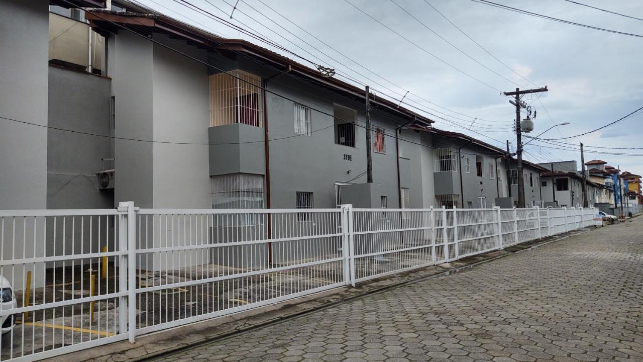Apartamento Ubatuba - Praia Grande - 250M Da Praia Buitenkant foto
