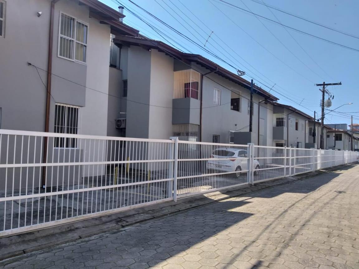 Apartamento Ubatuba - Praia Grande - 250M Da Praia Buitenkant foto